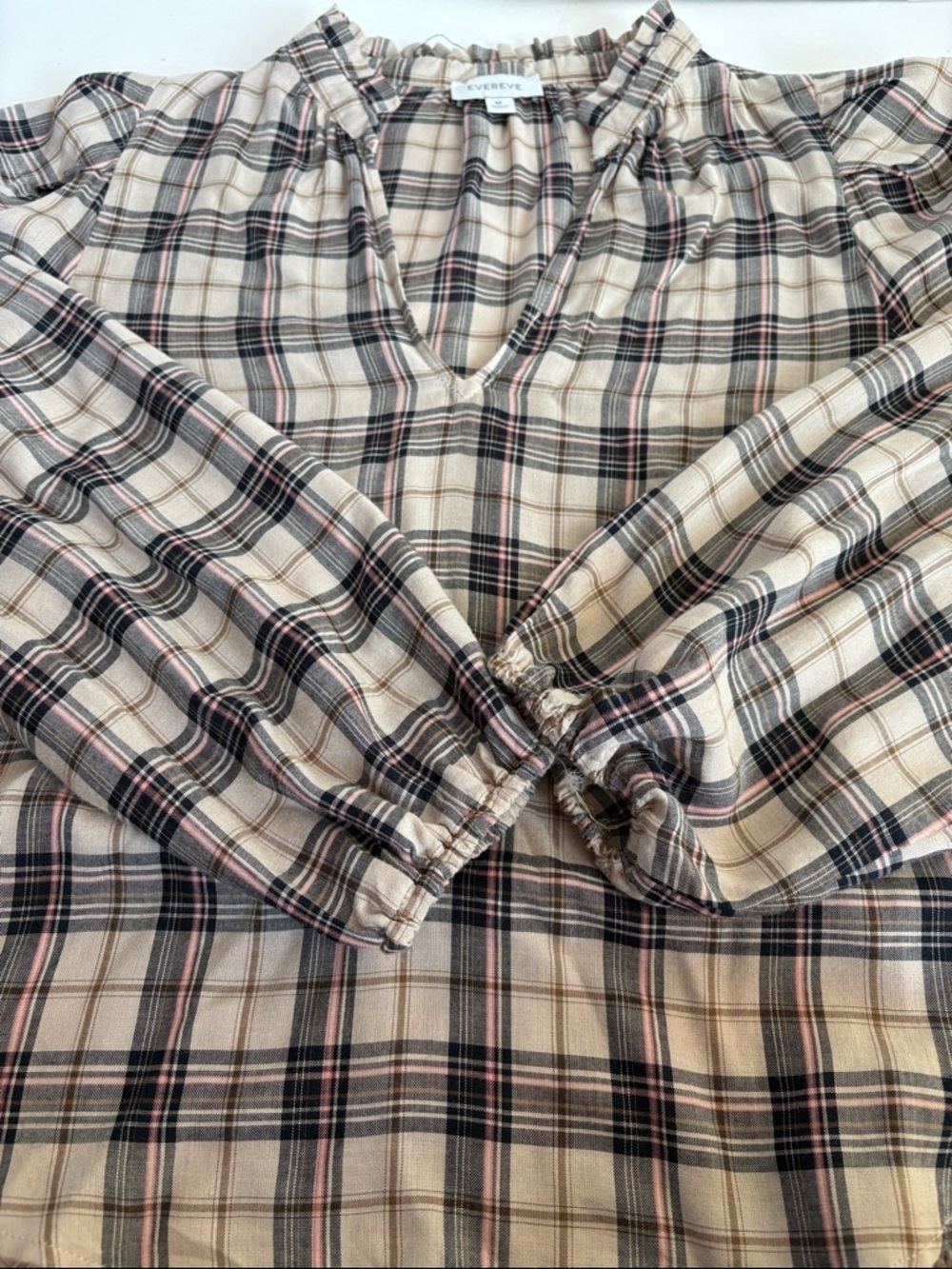 Evereve plaid tan black gold puff shoulder ruffle collar vneck blouse rayon - Picture 16 of 16